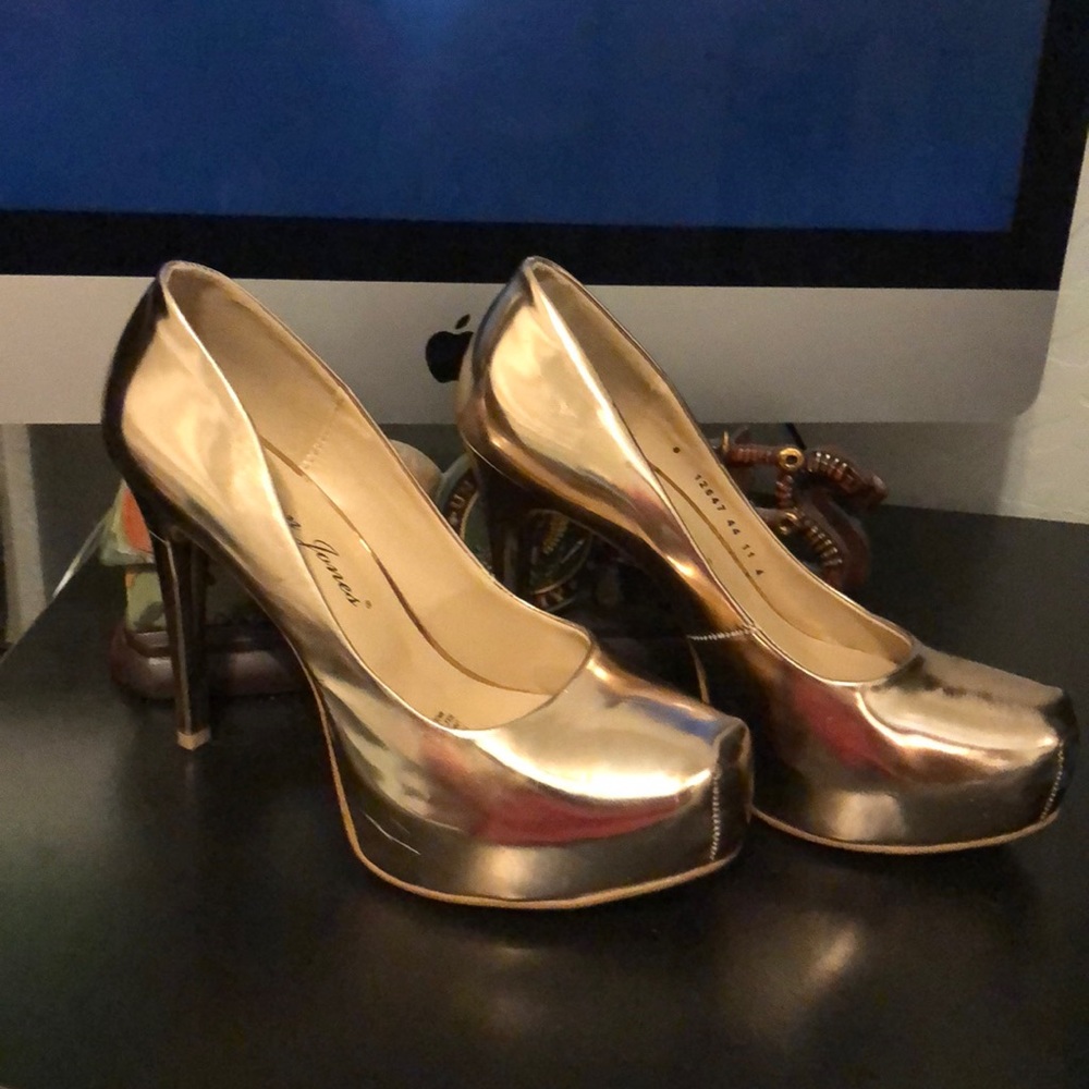 Boston Proper Heels